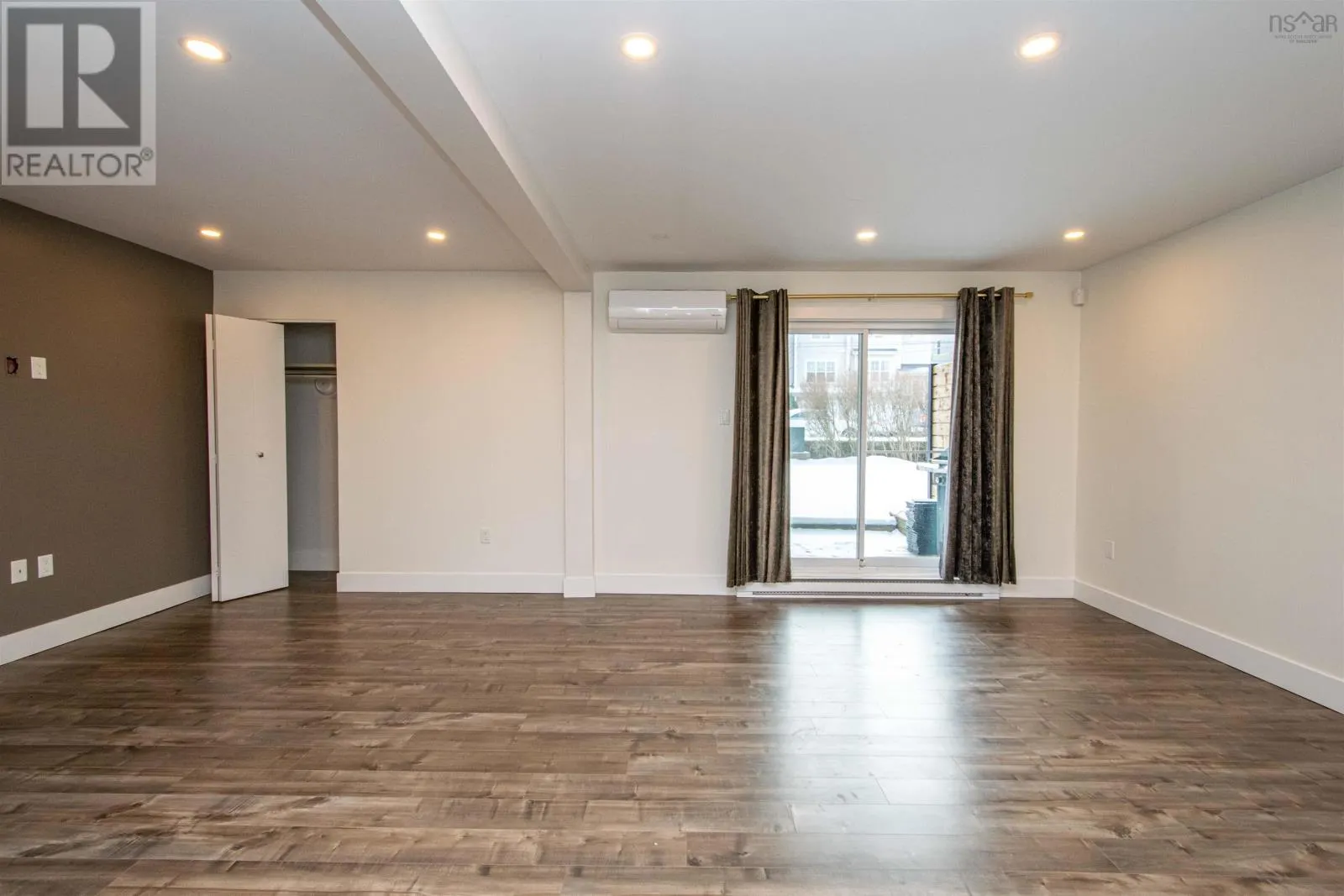 5877 Gainsborough Place