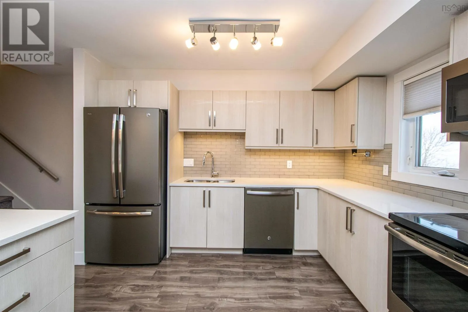5877 Gainsborough Place