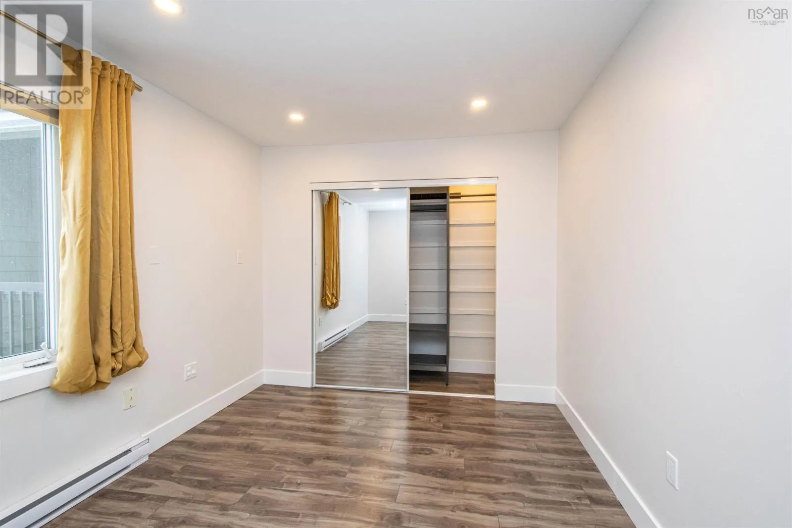 5877 Gainsborough Place