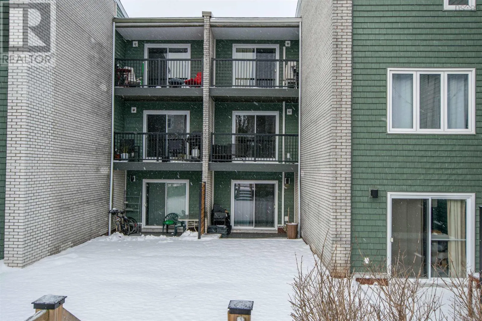 5877 Gainsborough Place