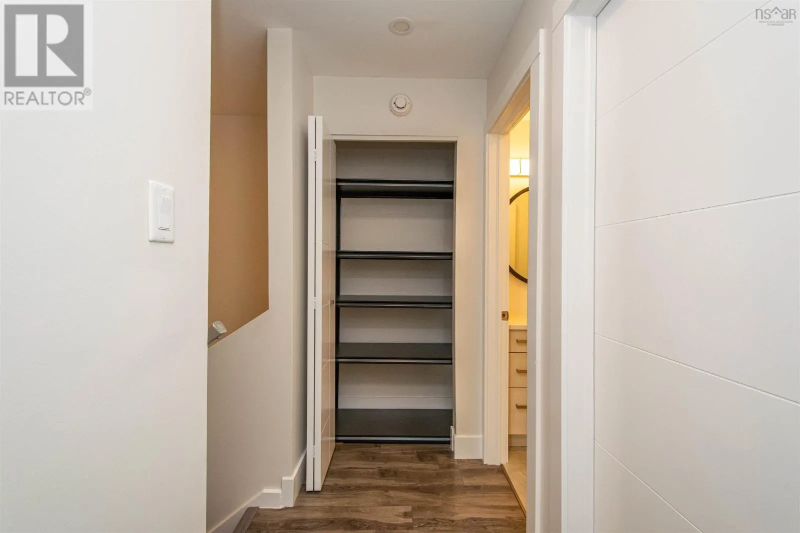 5877 Gainsborough Place