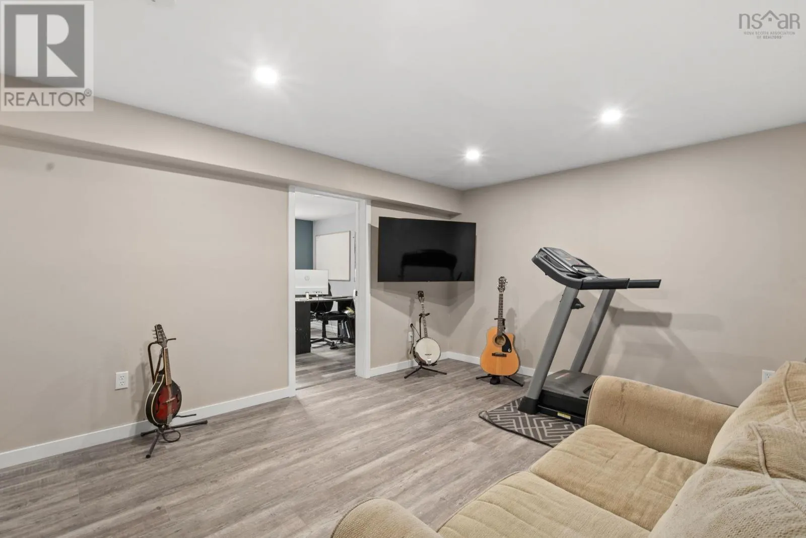28 Forest Hill Road