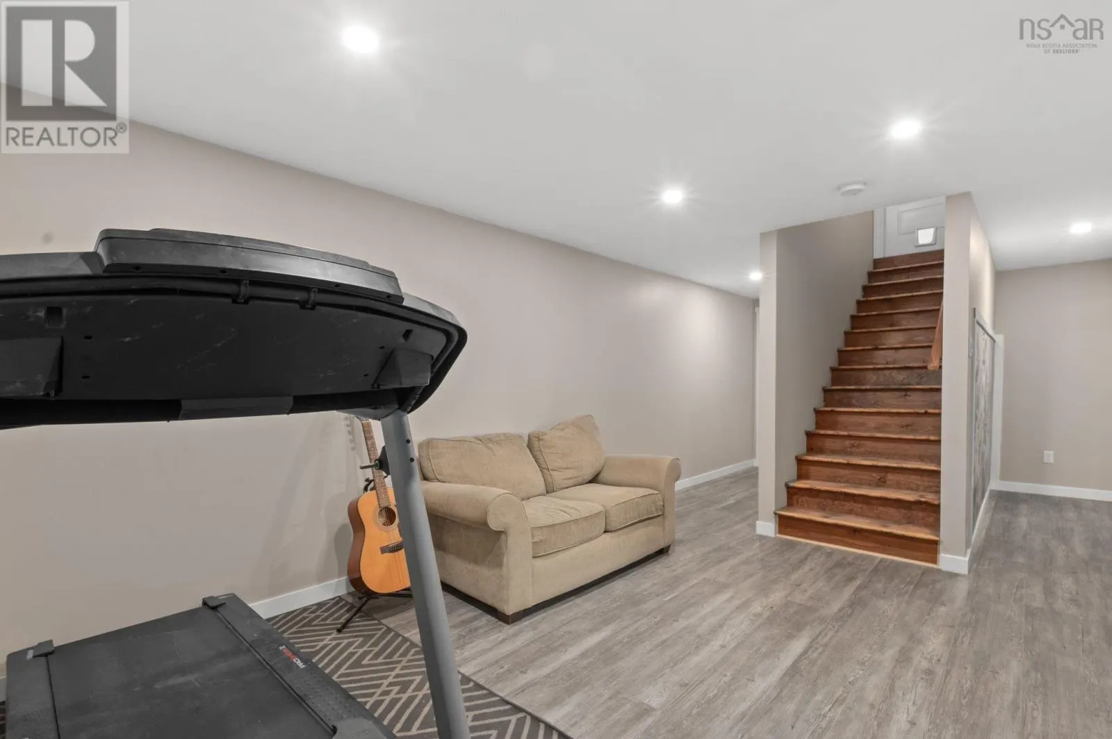 28 Forest Hill Road