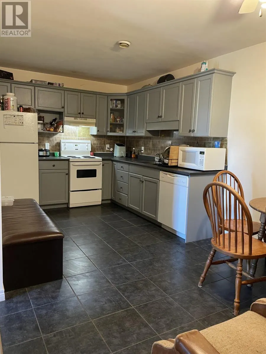 #10 33 GLEN STEWART Drive