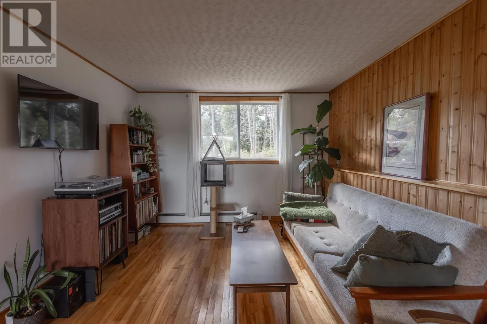 364 South Montague Road|RTE 353