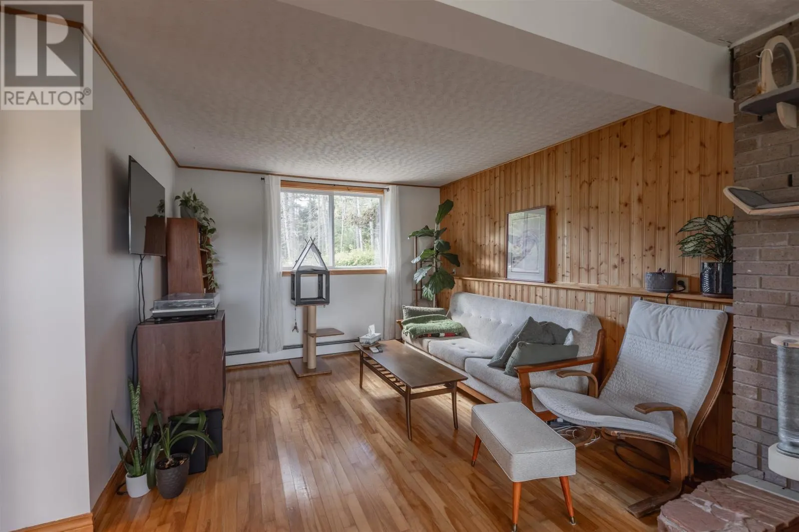 364 South Montague Road|RTE 353