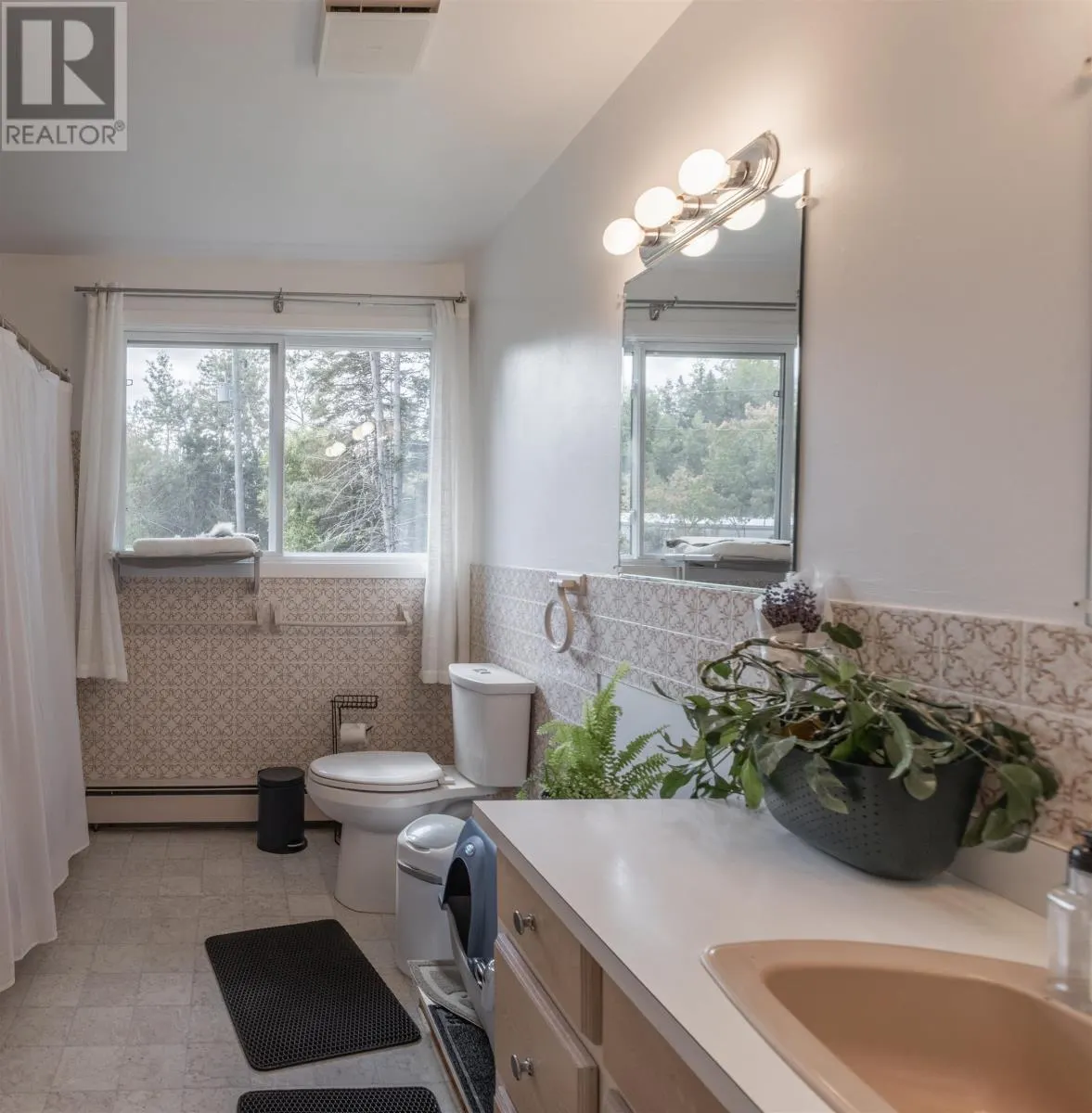 364 South Montague Road|RTE 353