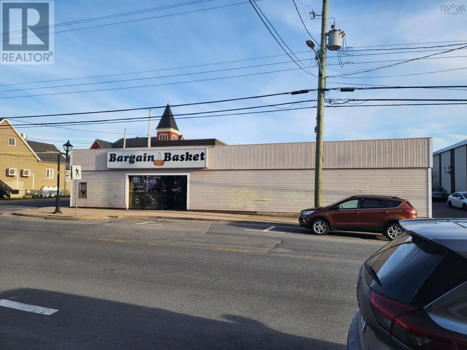 785 Main Street
