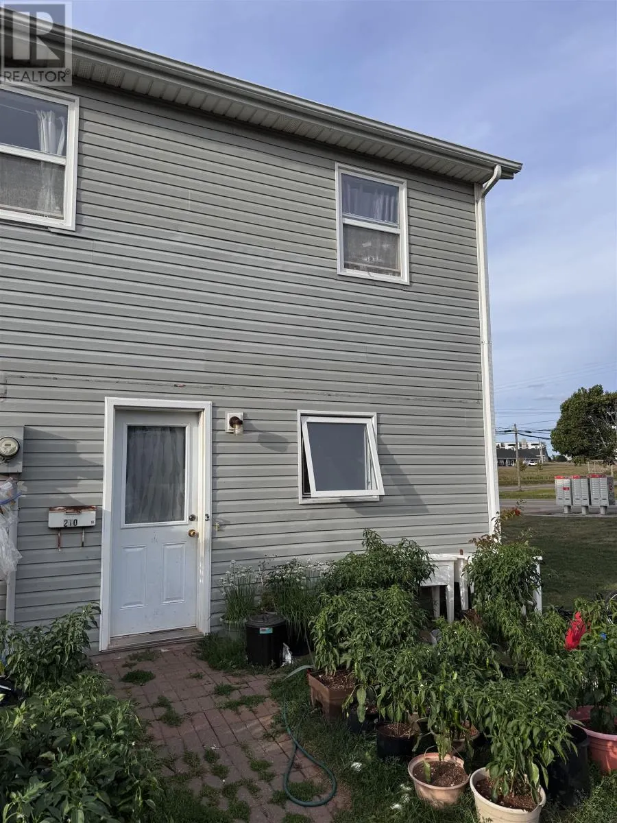 210 Stratford Road