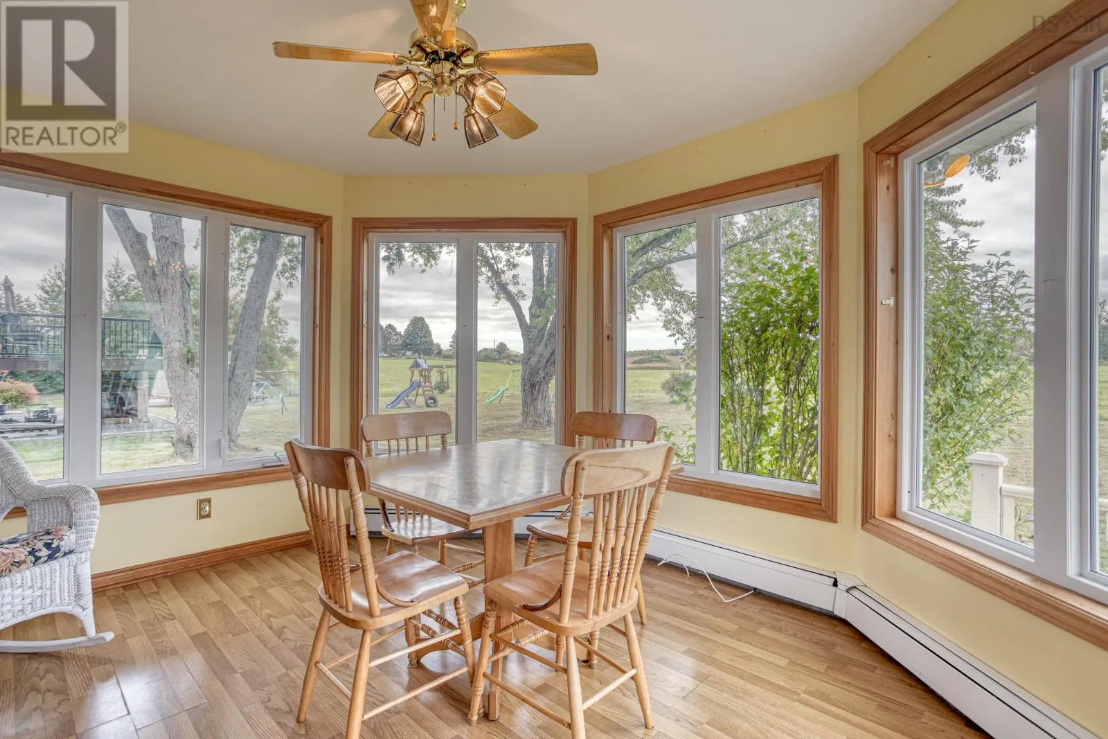 137 Tideview Drive