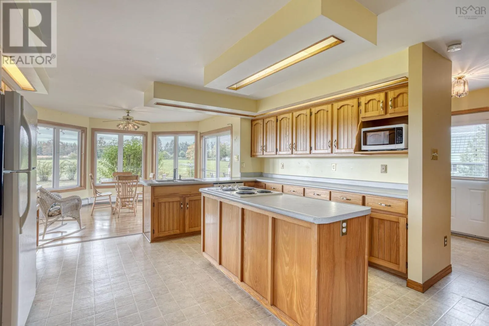 137 Tideview Drive