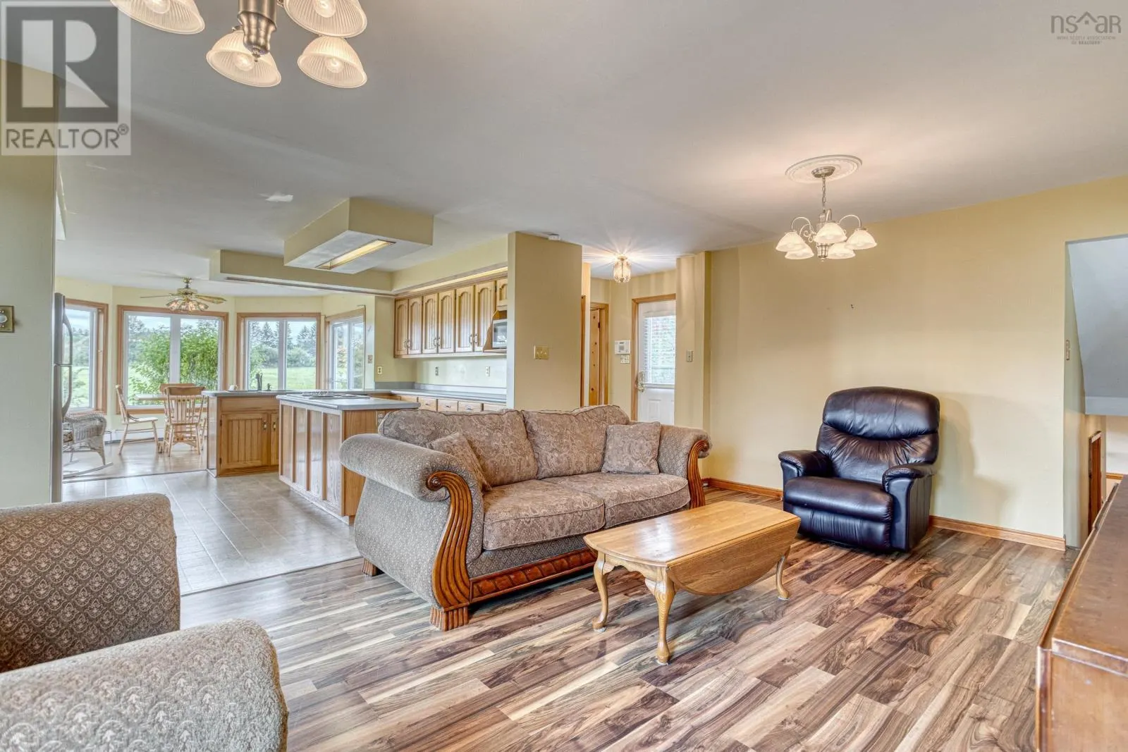 137 Tideview Drive