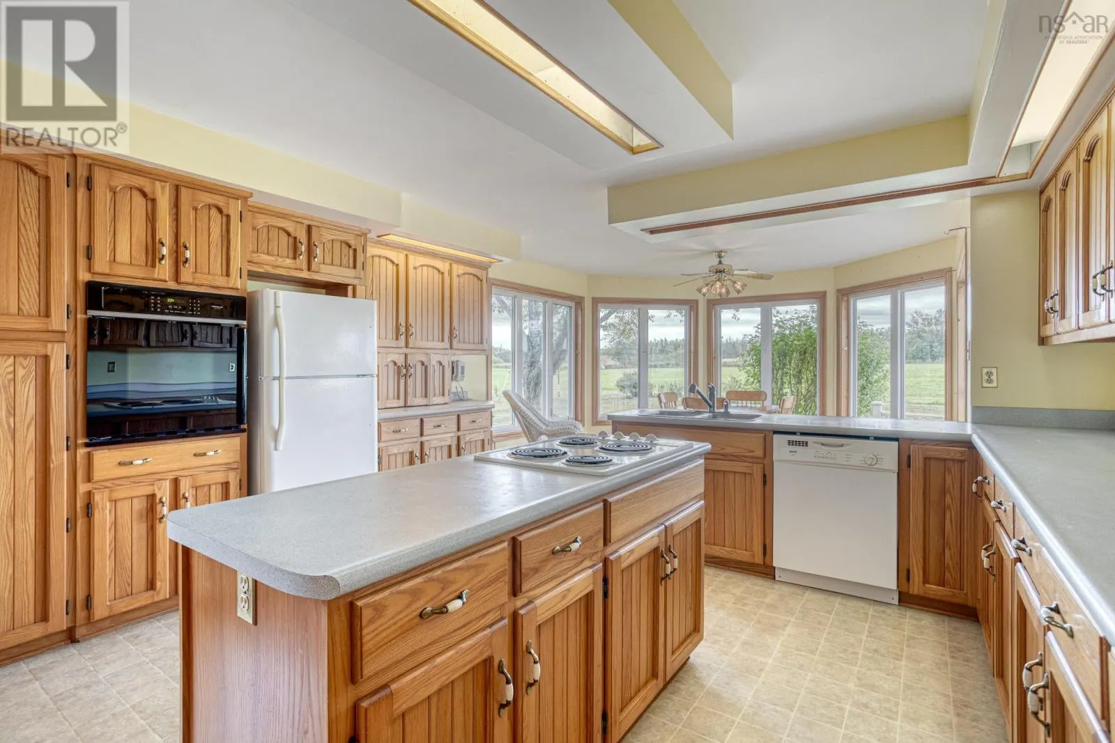 137 Tideview Drive