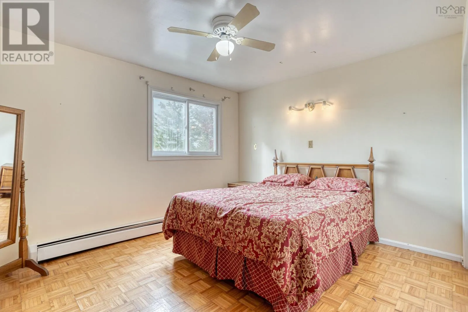 137 Tideview Drive