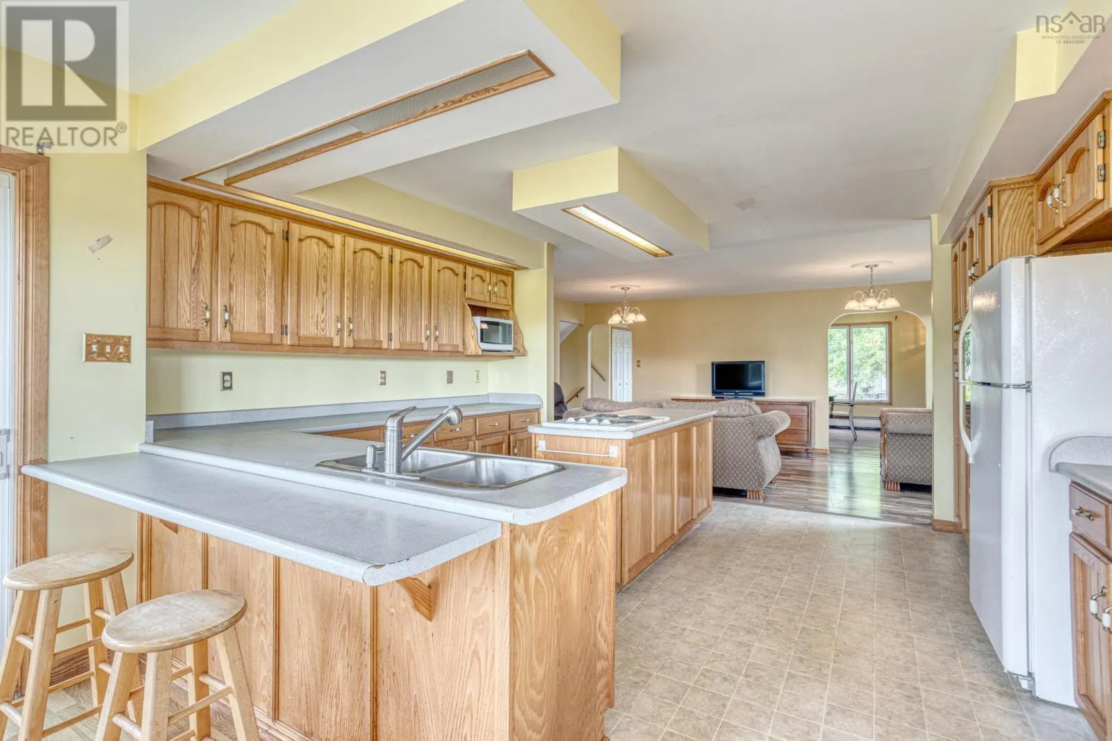 137 Tideview Drive