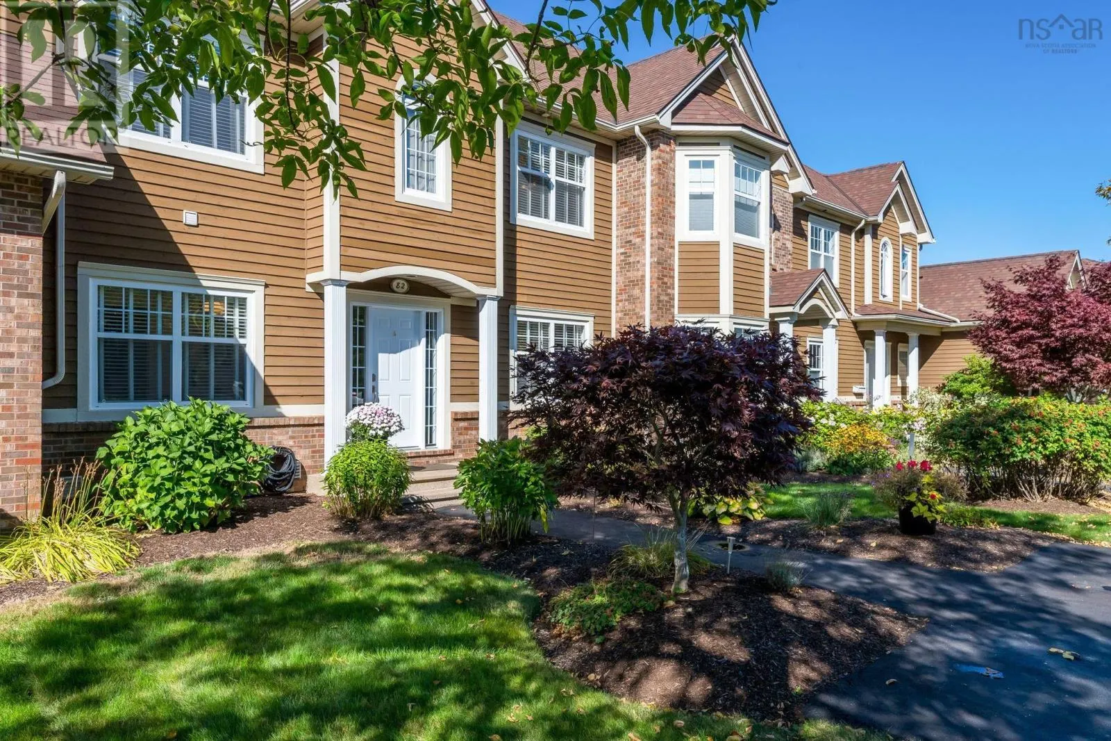 82 Greenside Lane