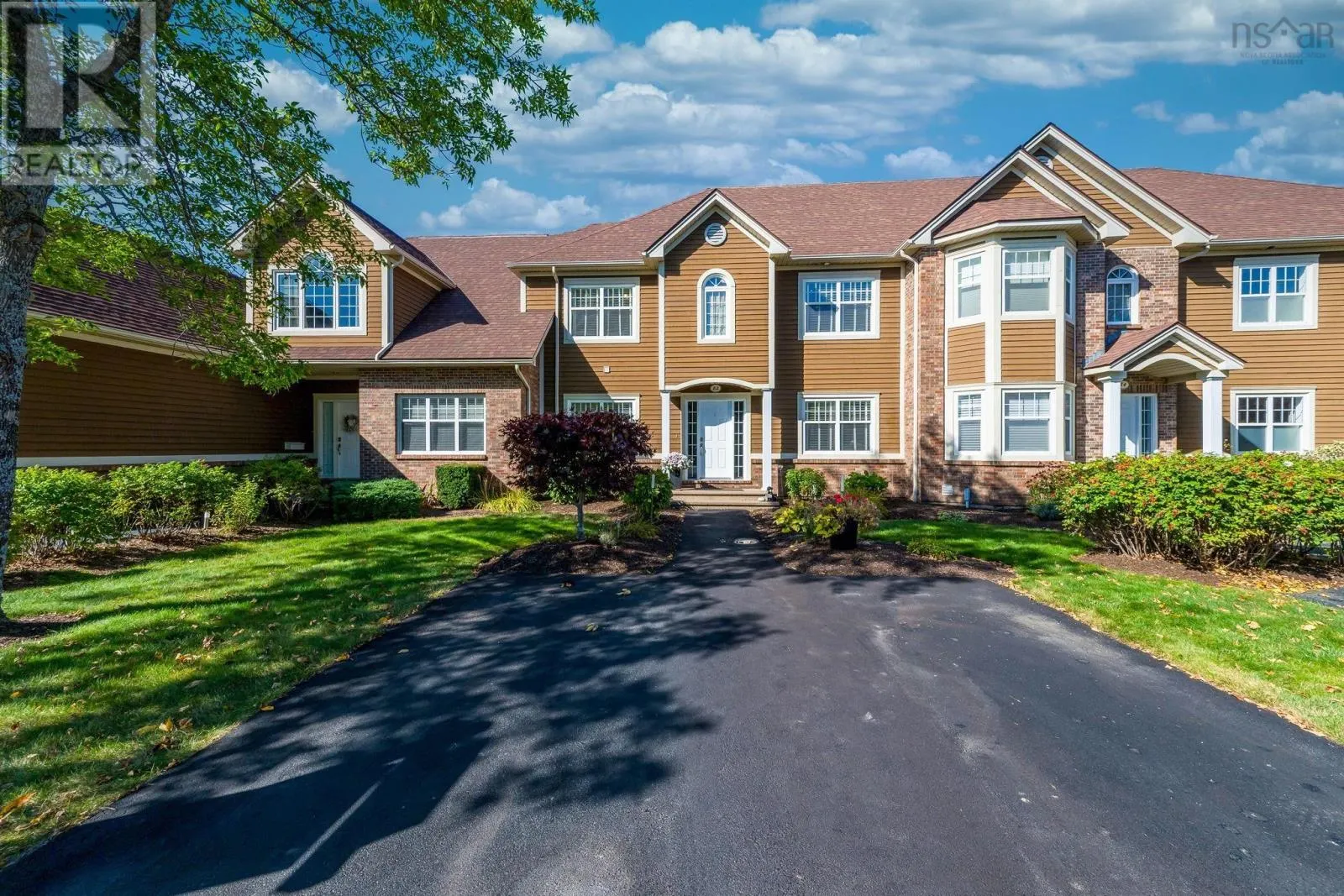 82 Greenside Lane