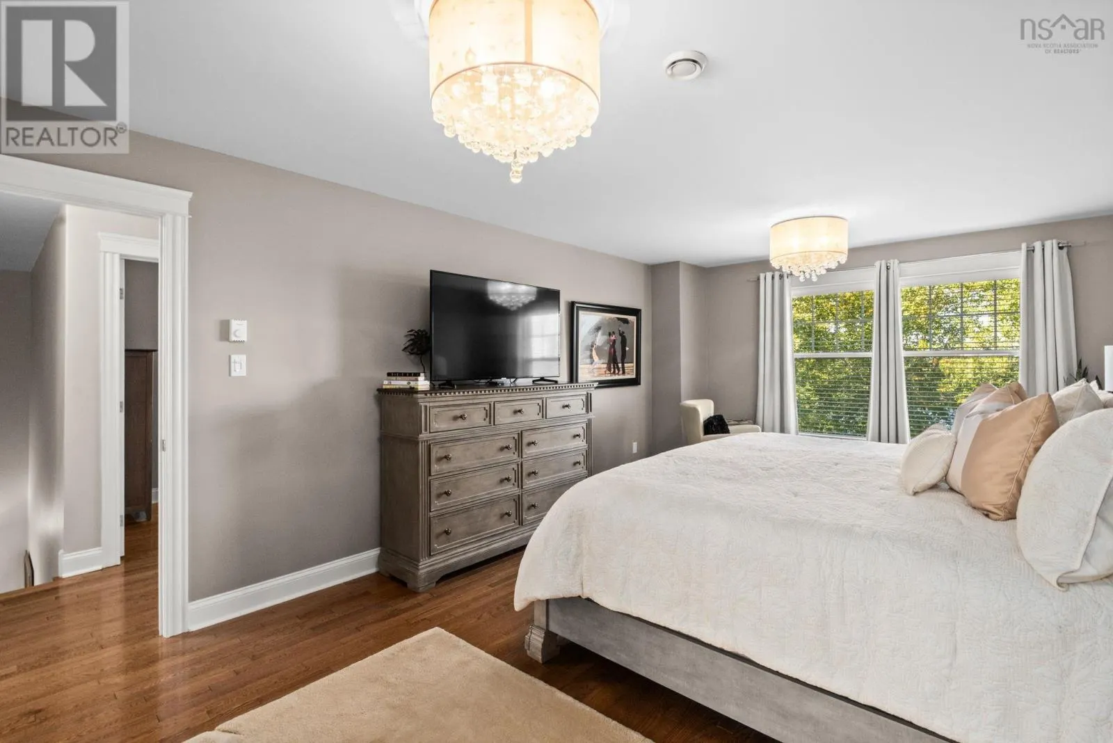 82 Greenside Lane