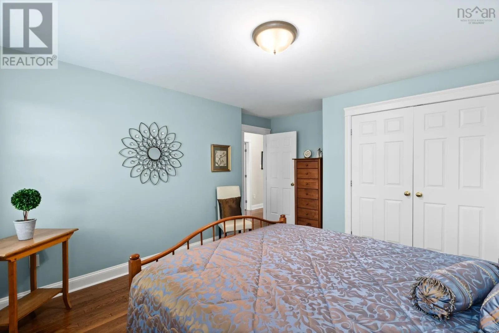 82 Greenside Lane
