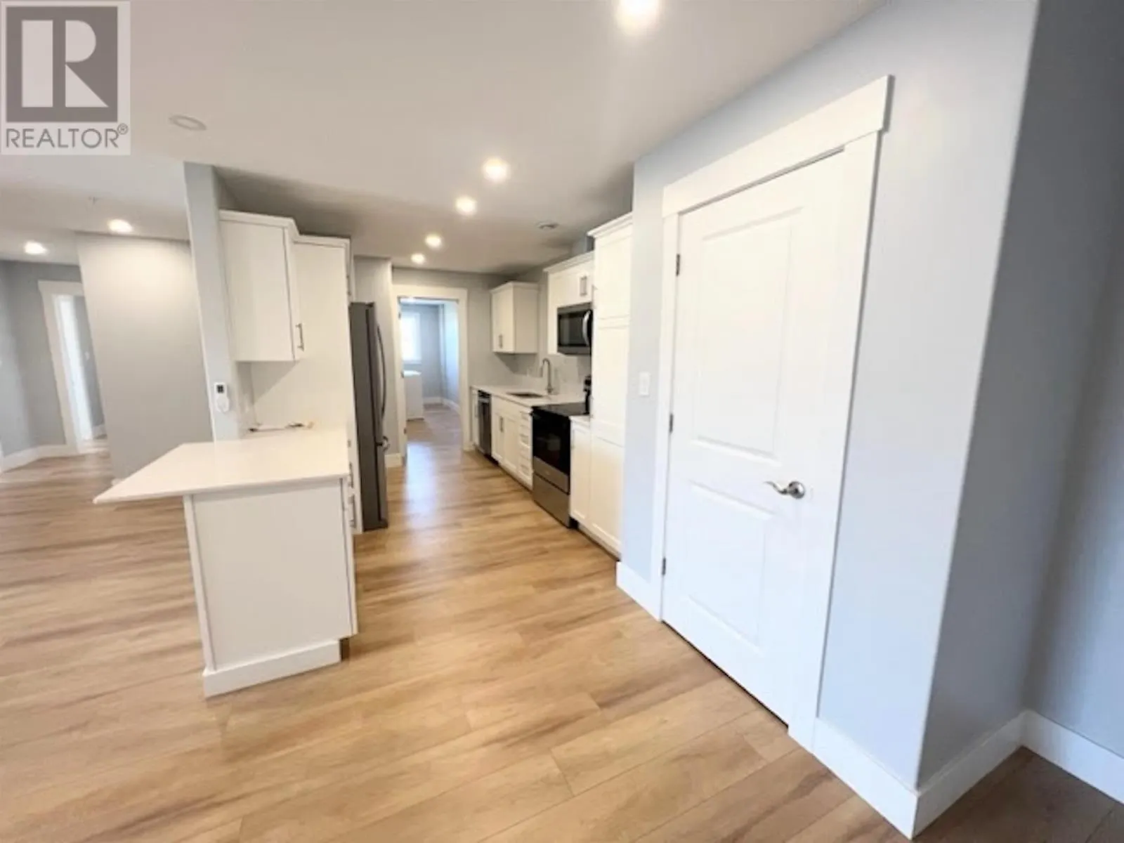 302-24 Gilbert Drive