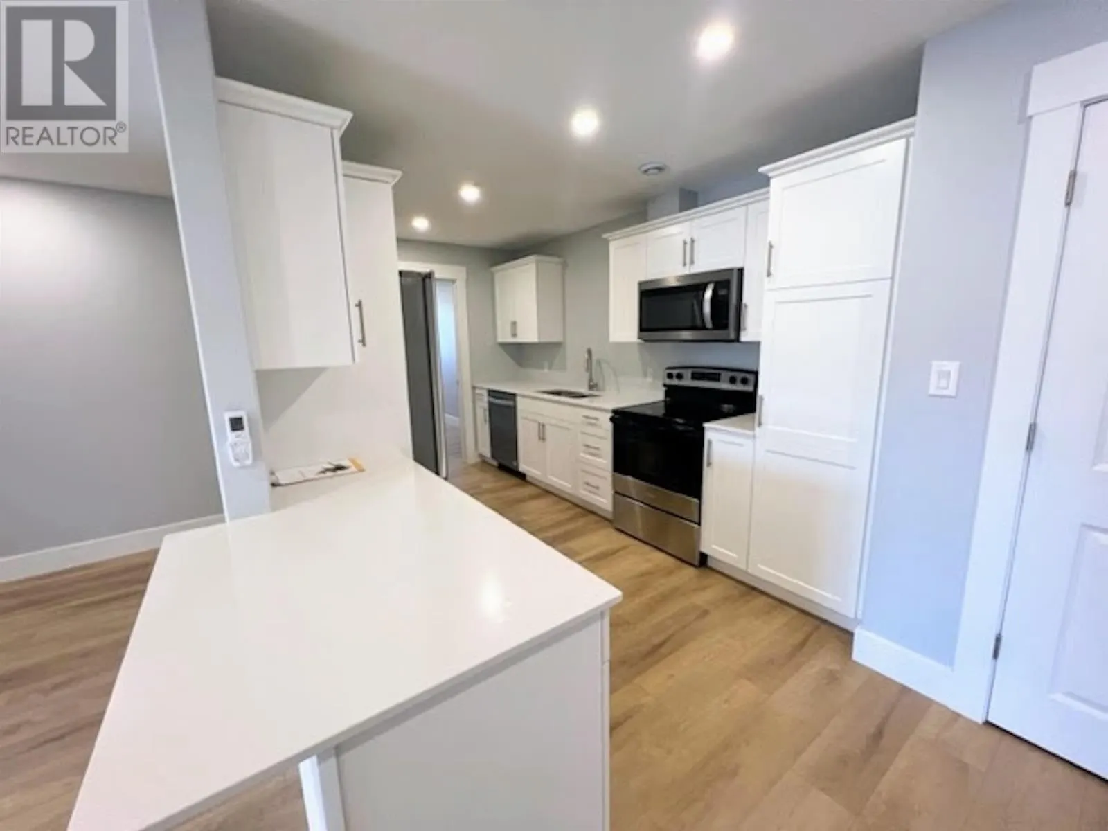 302-24 Gilbert Drive