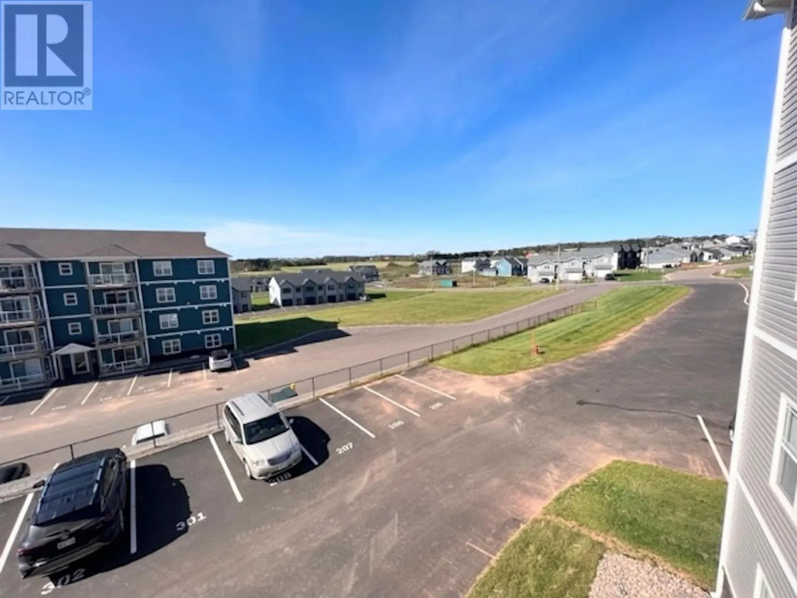 302-24 Gilbert Drive