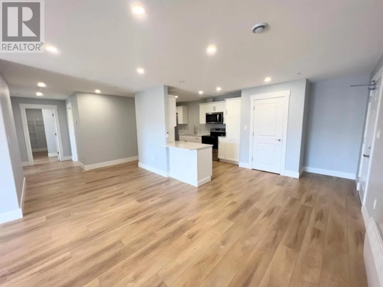 302-24 Gilbert Drive