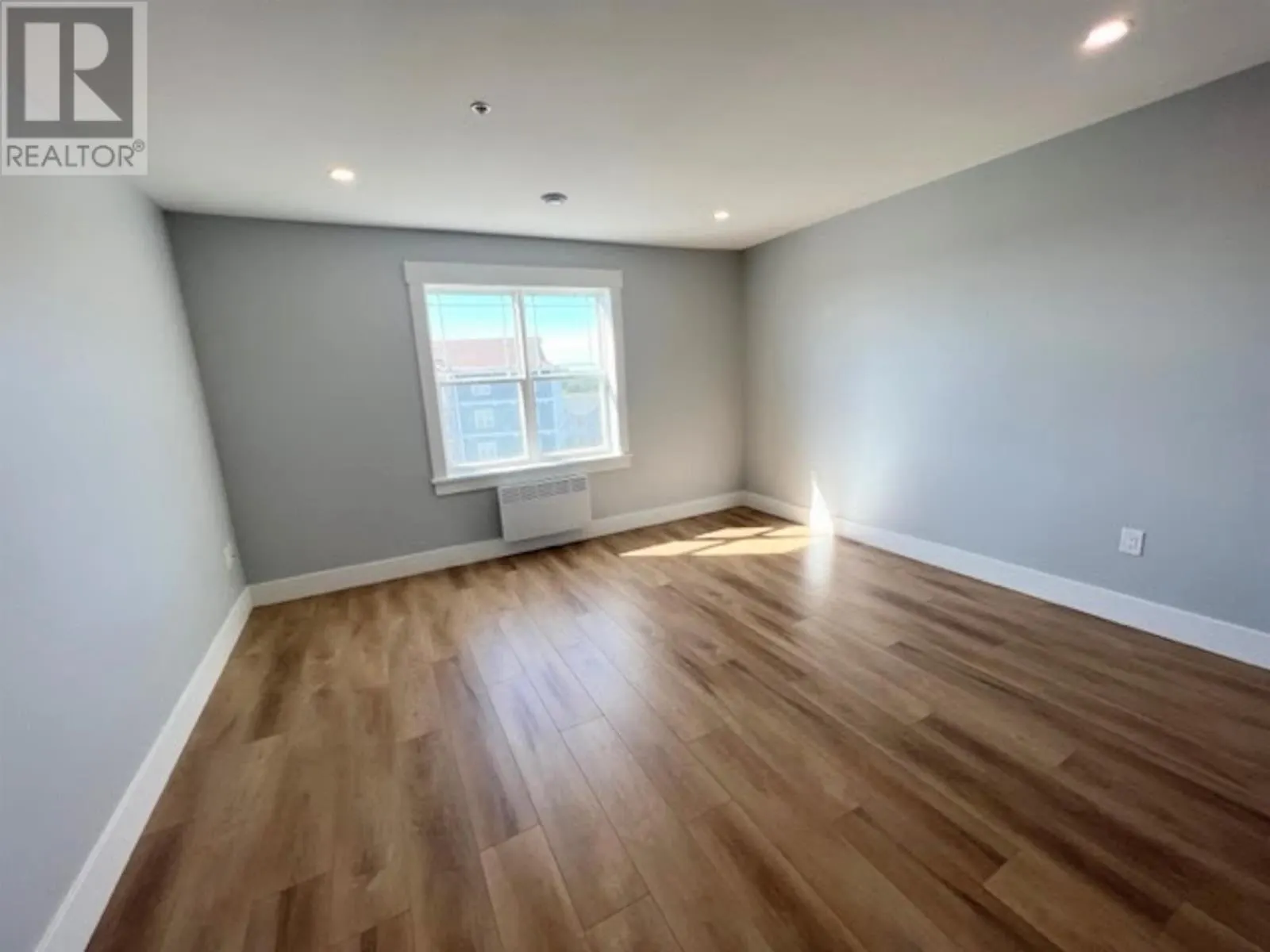 302-24 Gilbert Drive