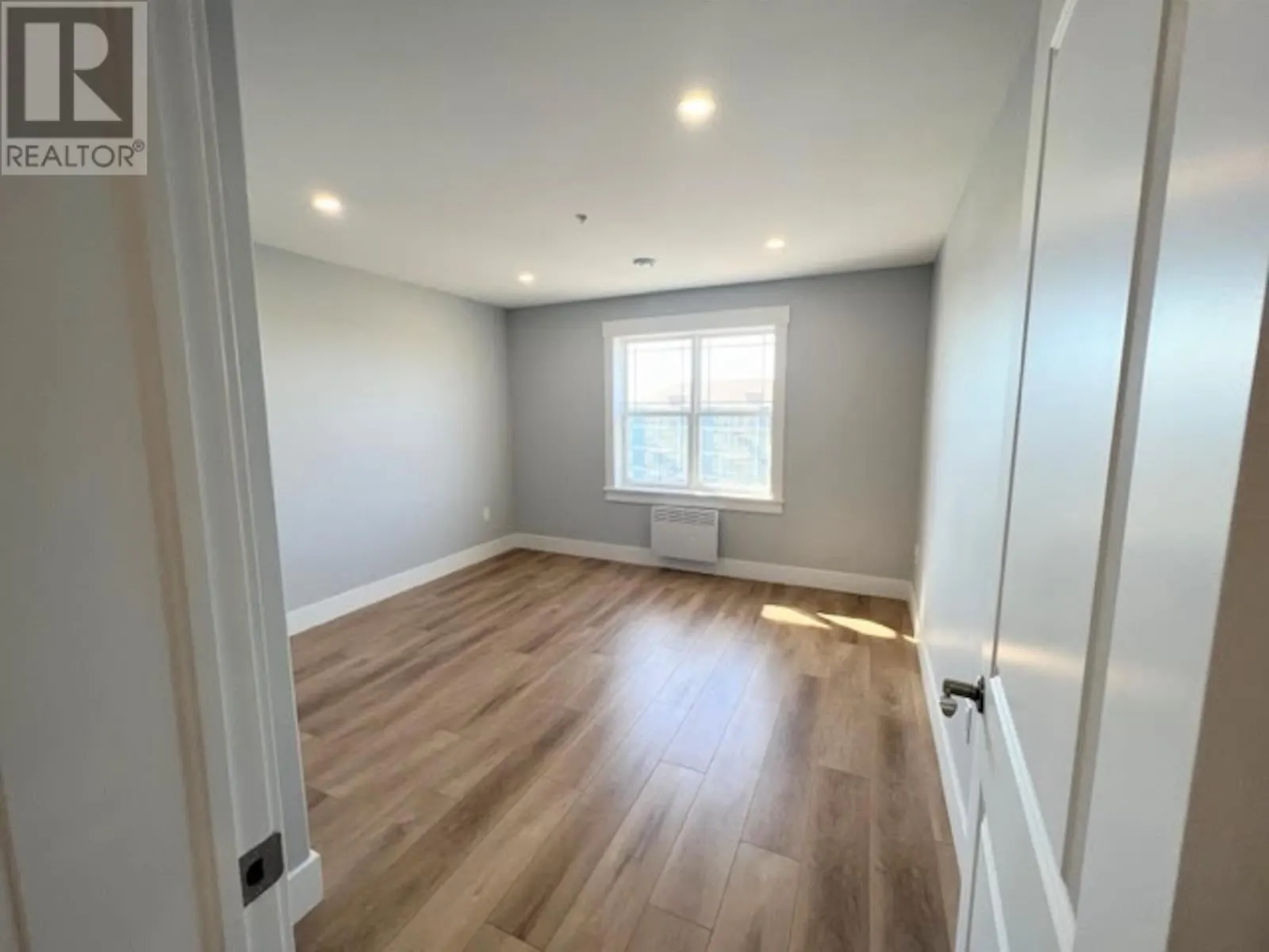 302-24 Gilbert Drive