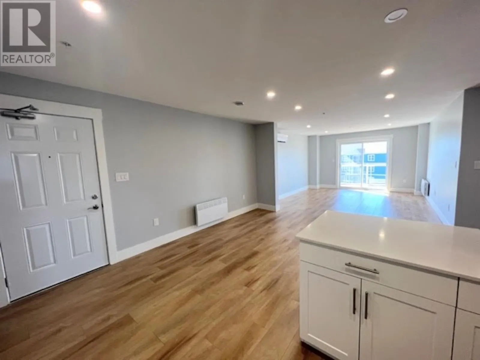 302-24 Gilbert Drive