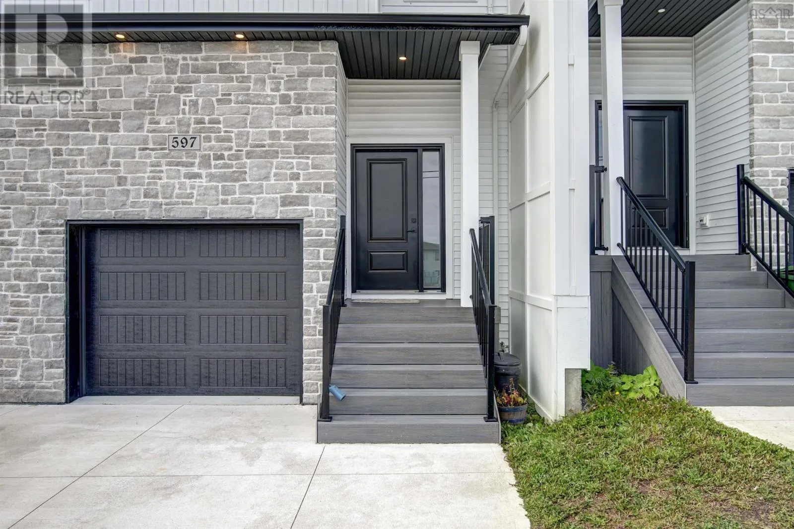 597 Cowie Hill Road