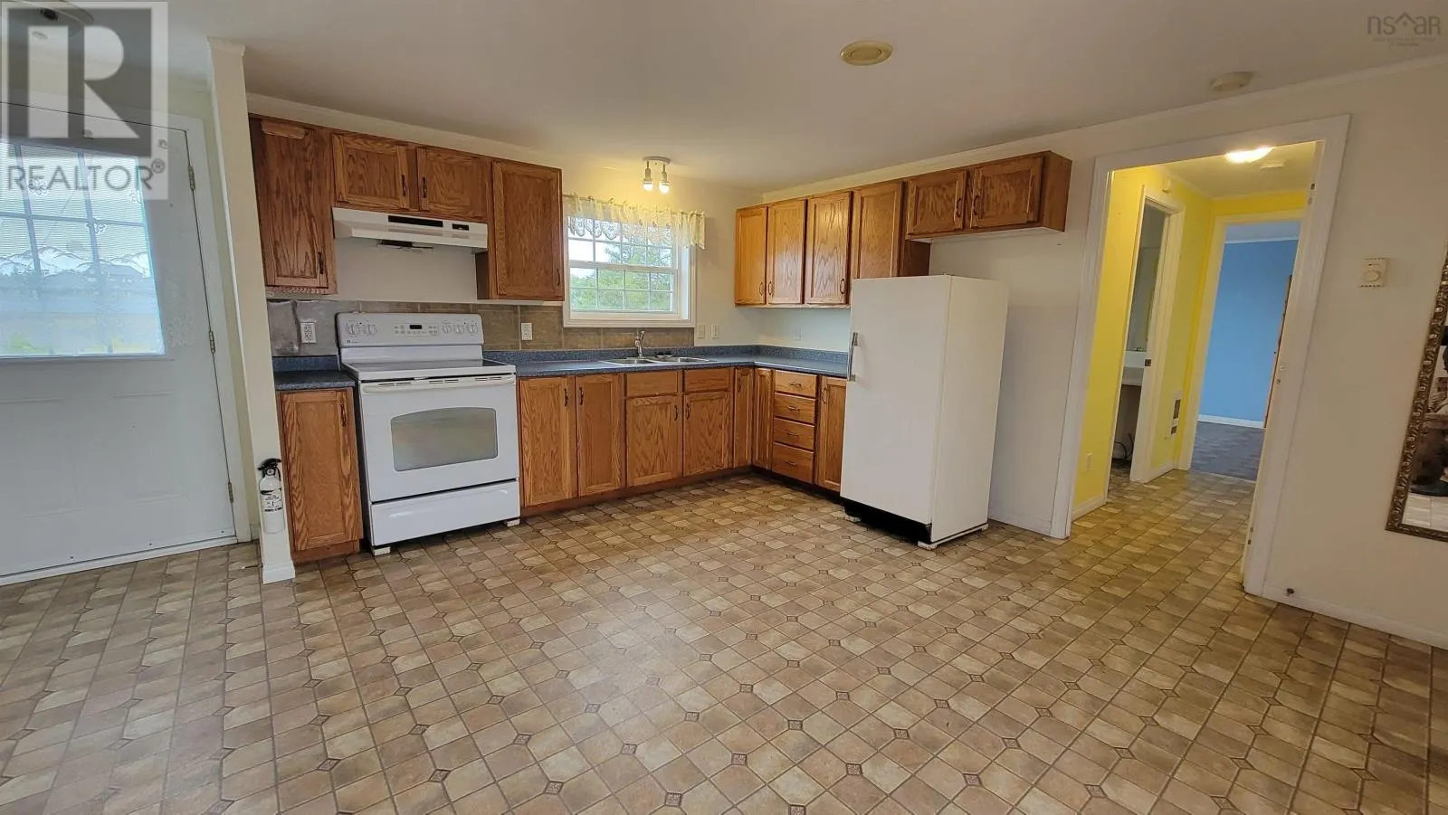 1082 Main Shore Road