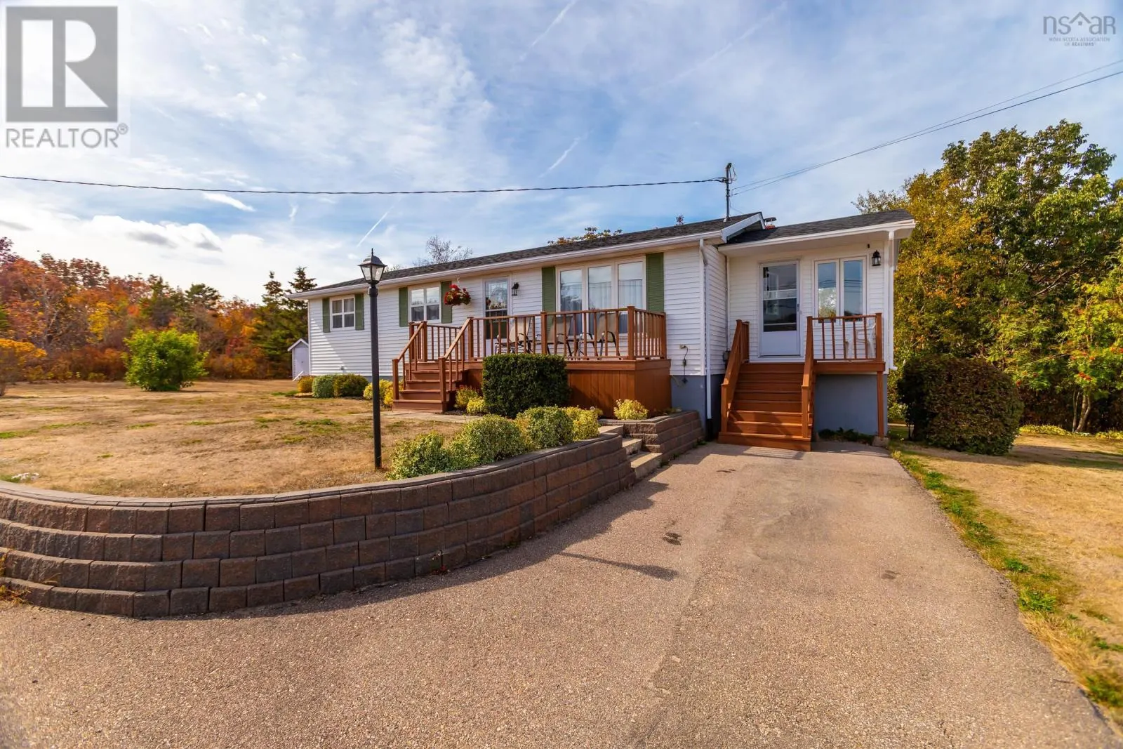 4283 Shore Road W