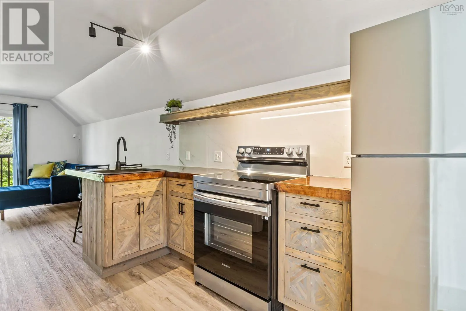 100 Elva Court