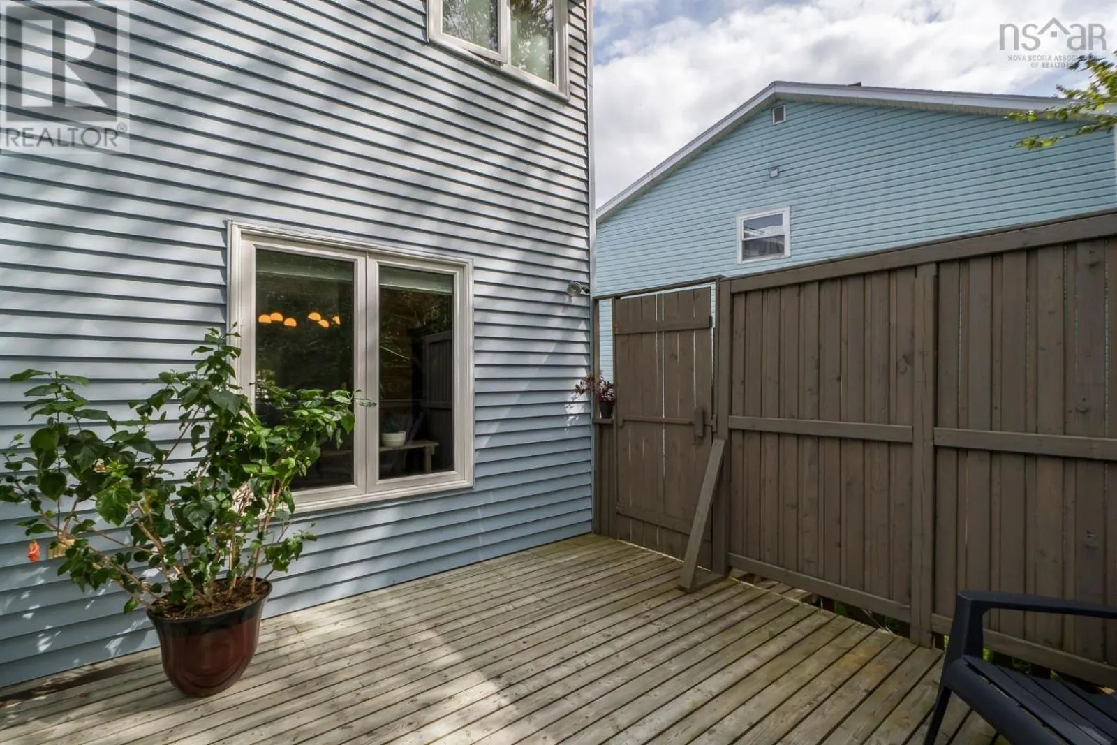10 Parkvale Crescent