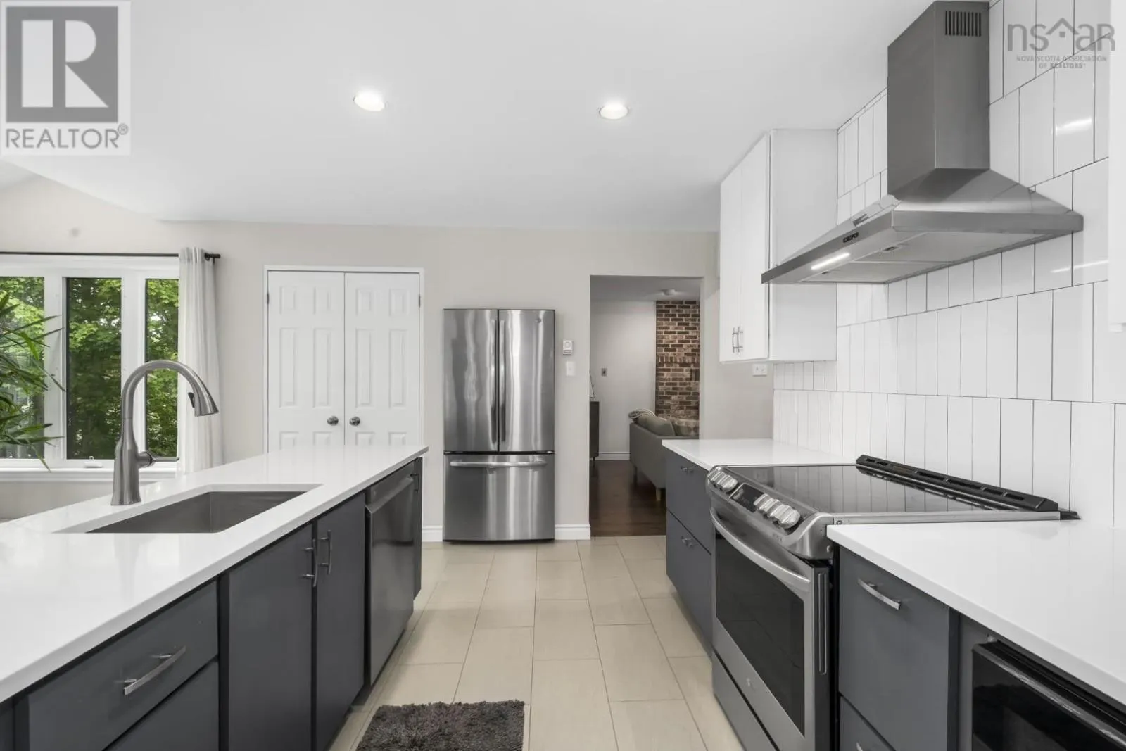 10 Parkvale Crescent