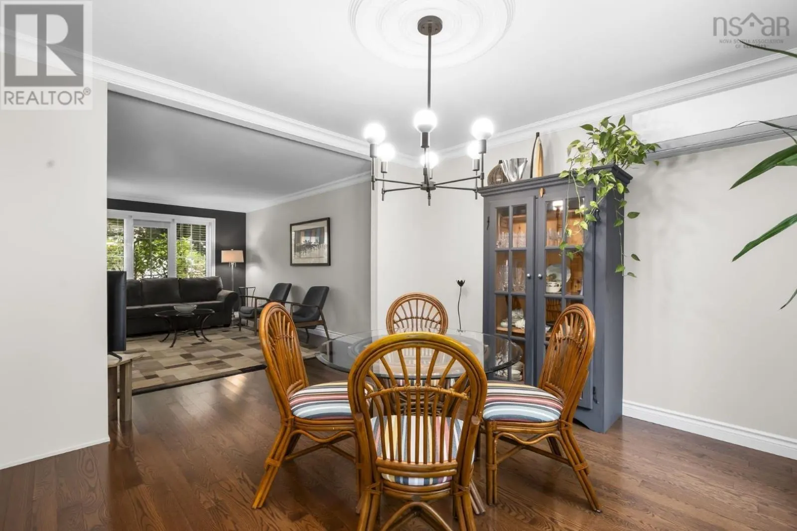 10 Parkvale Crescent