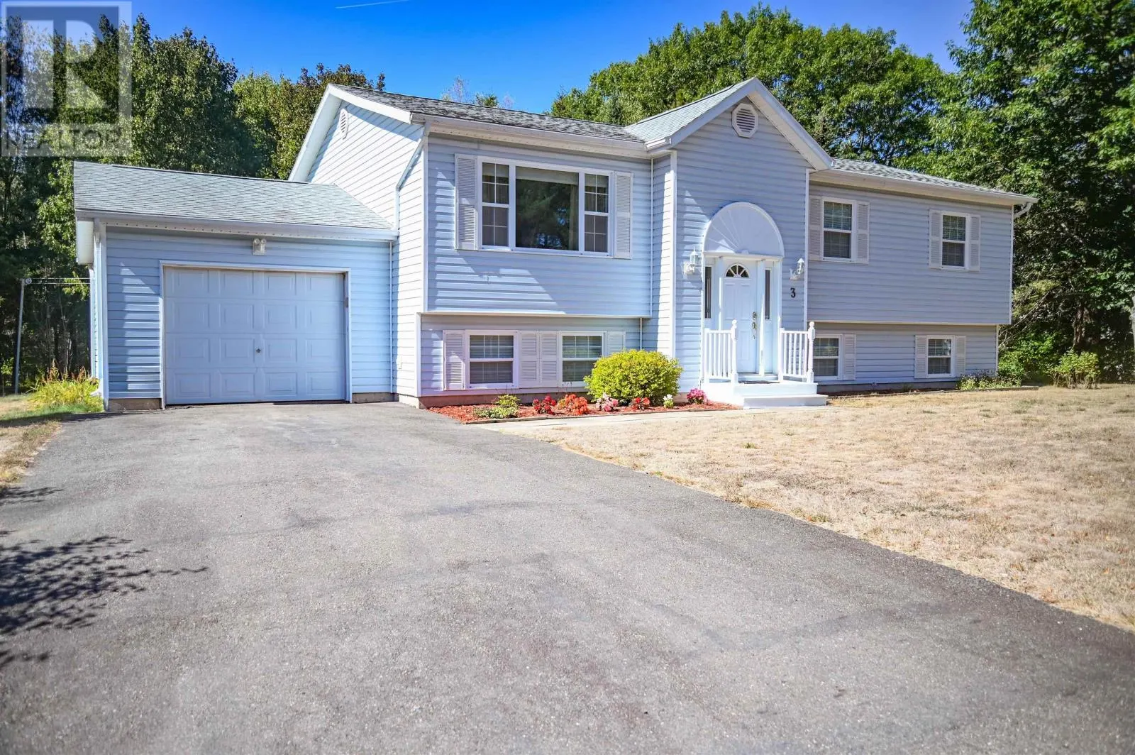 3 Acadia Dr