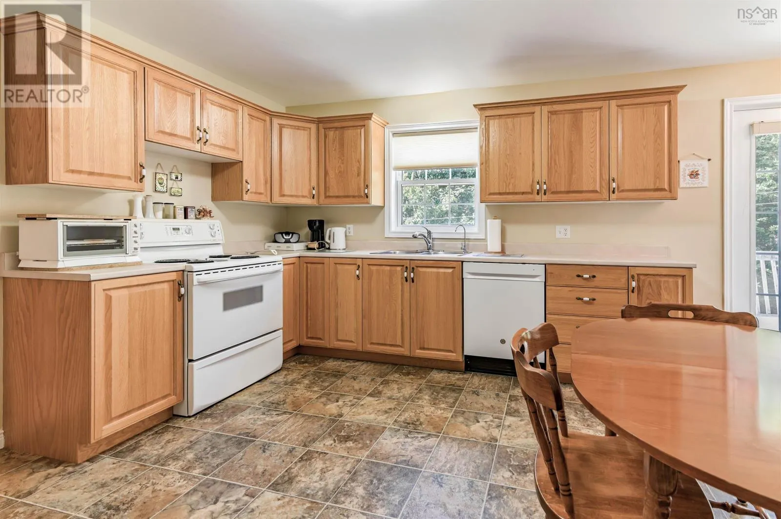 3 Acadia Dr