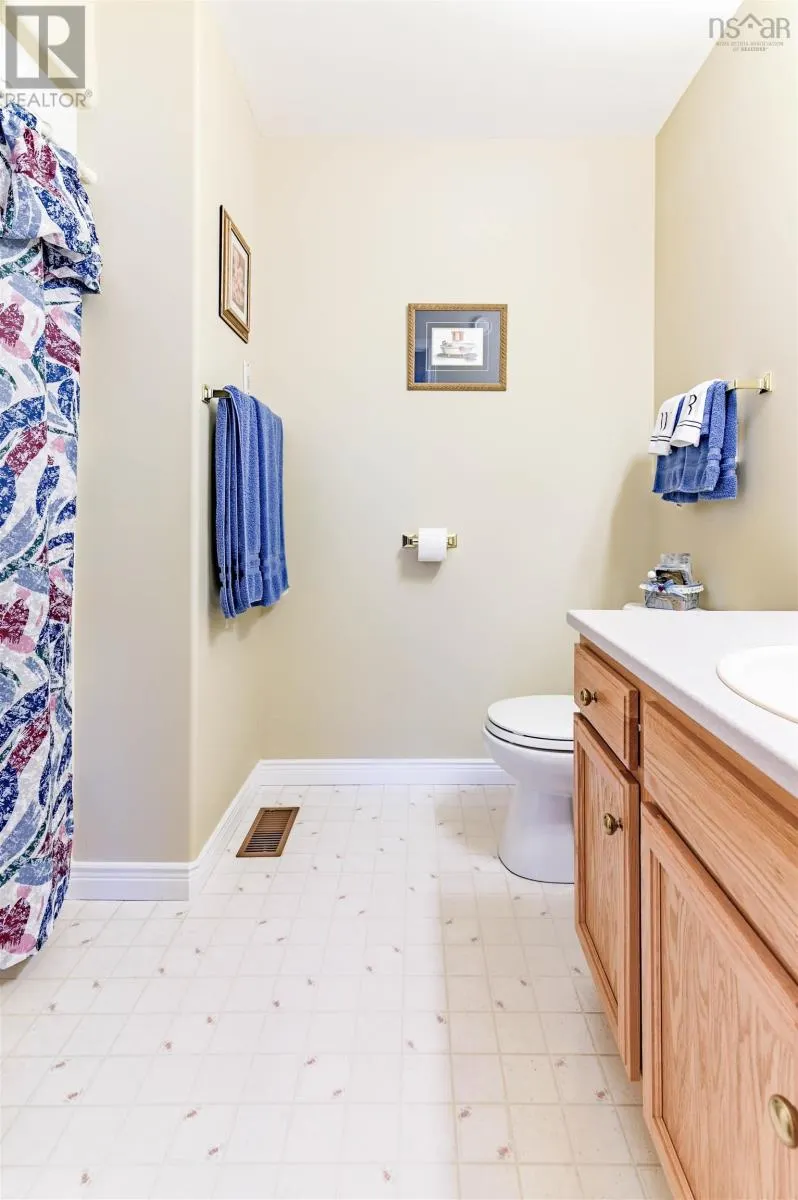 3 Acadia Dr