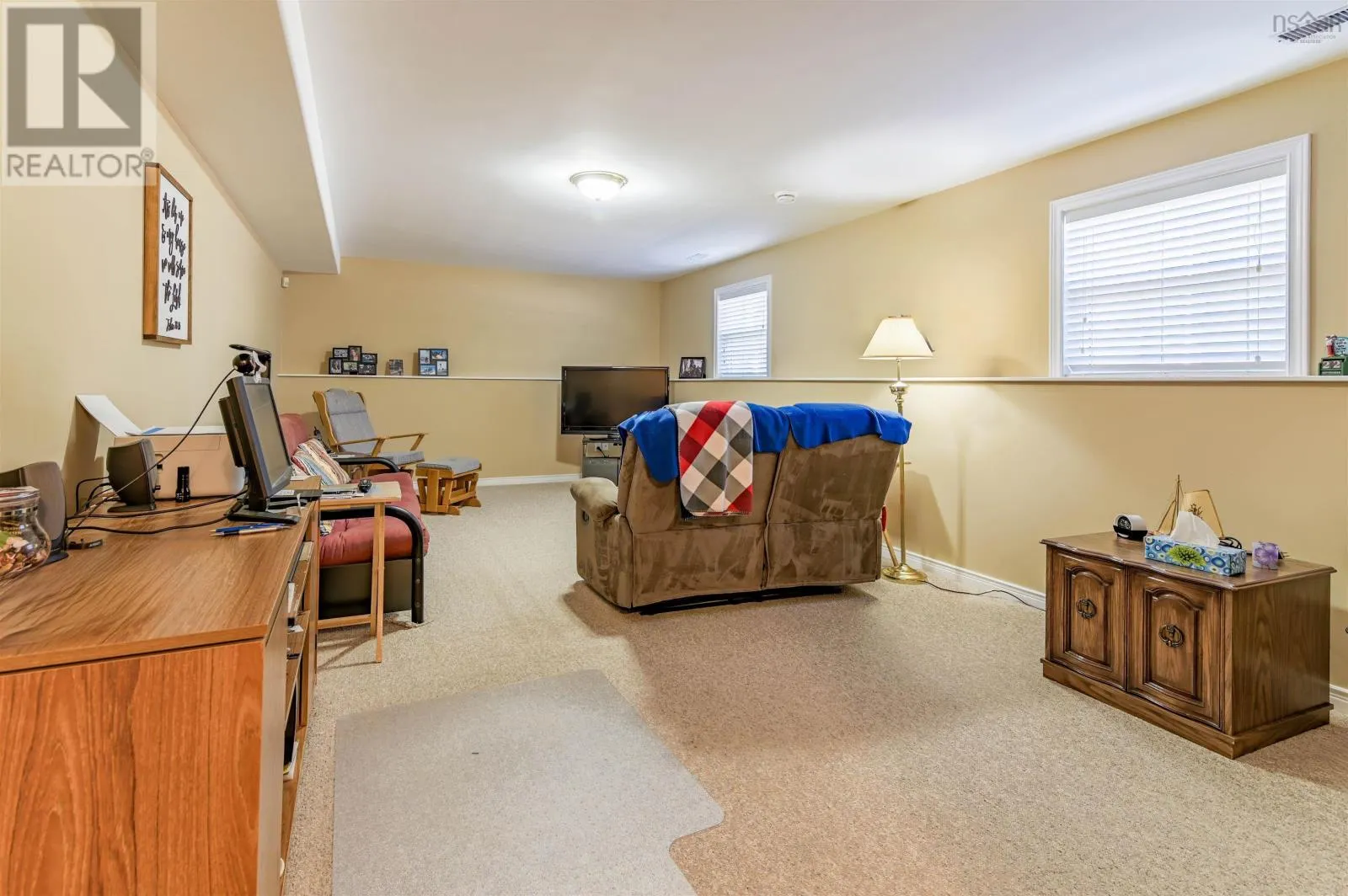 3 Acadia Dr