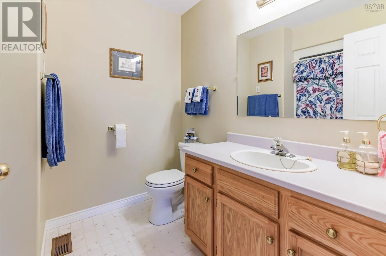 3 Acadia Dr