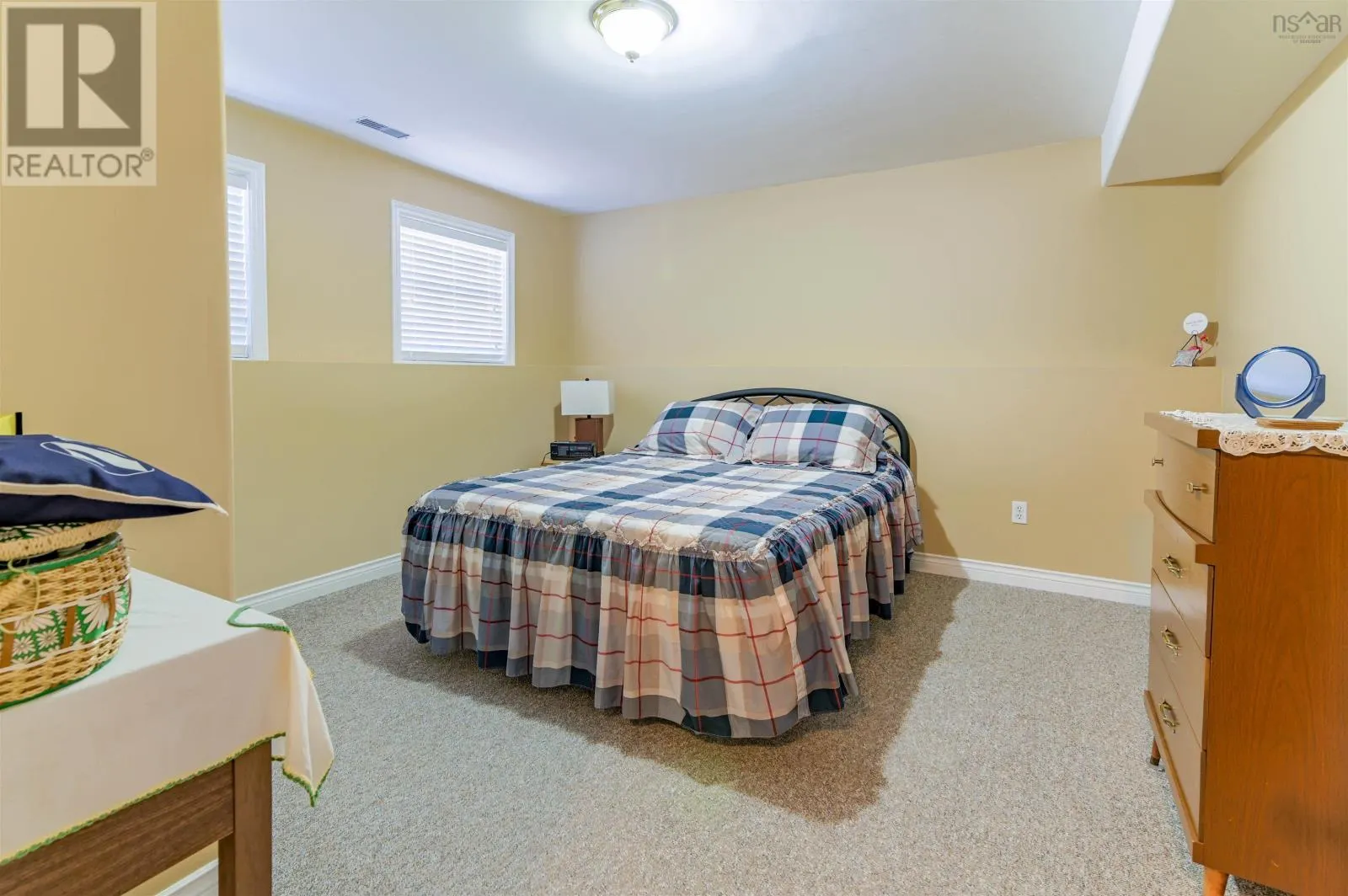 3 Acadia Dr