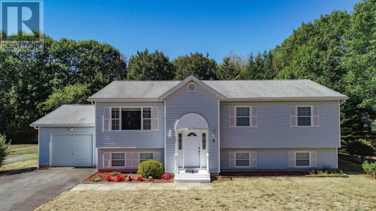 3 Acadia Dr