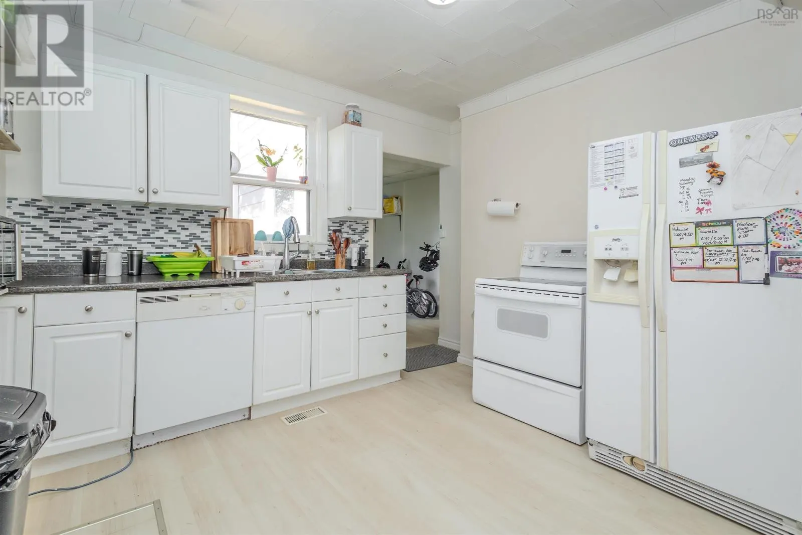424 Bentinck Street
