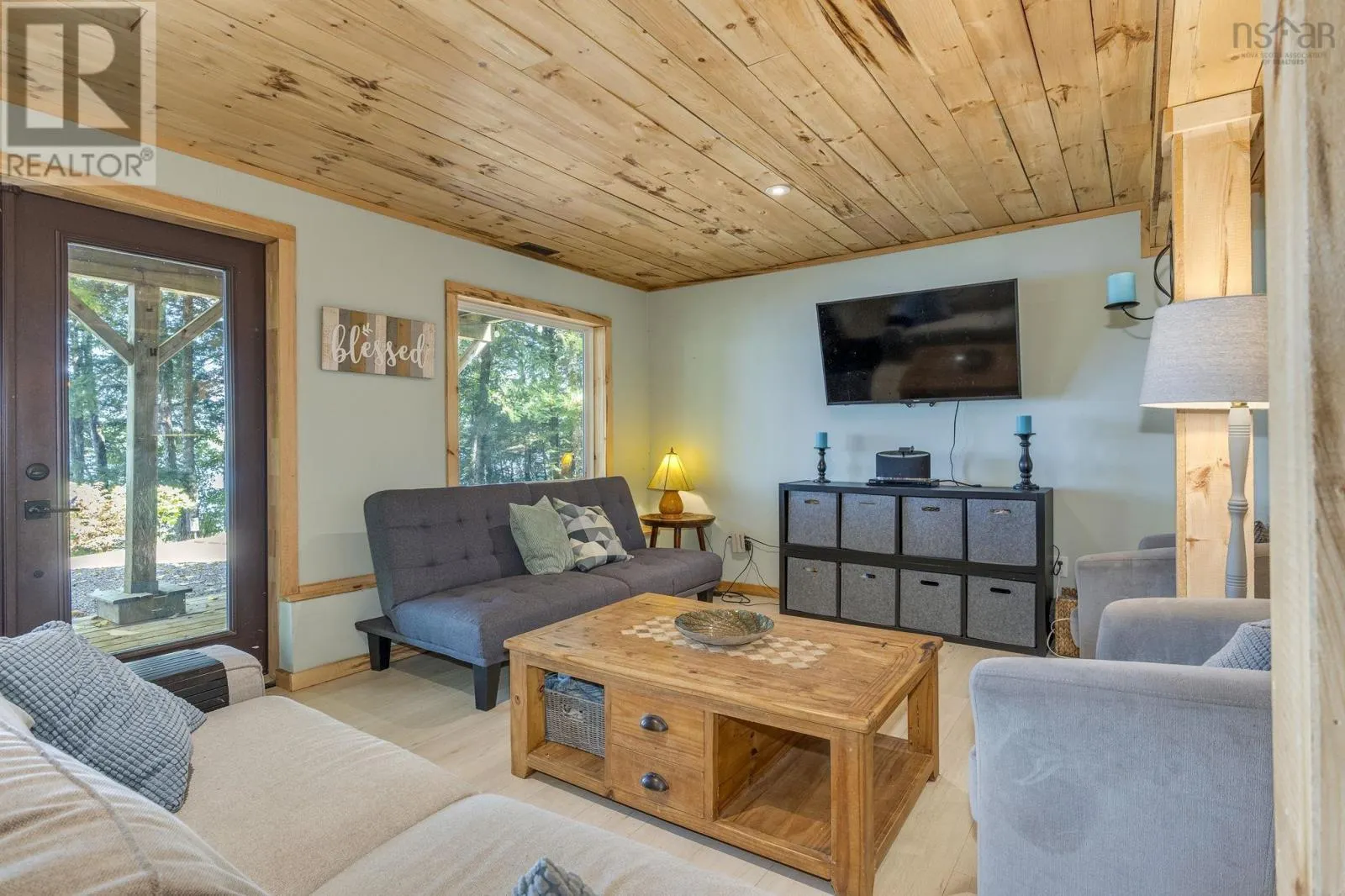 120 Lakeside Drive