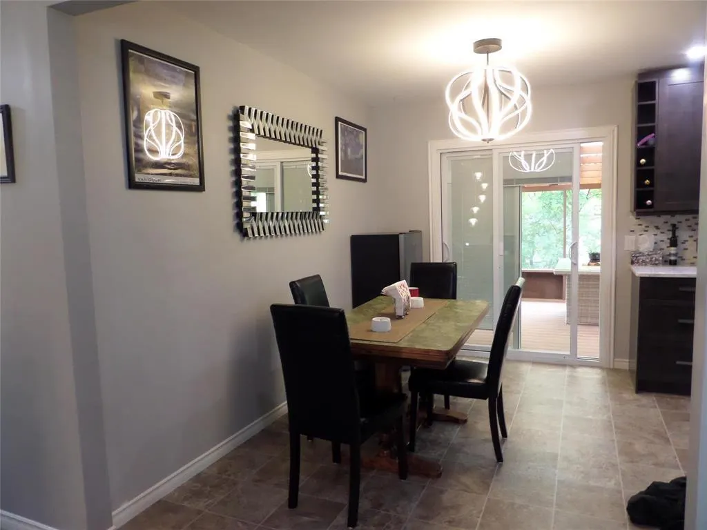 8 FERLAND Bay