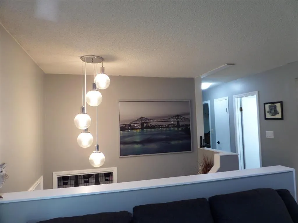 8 FERLAND Bay