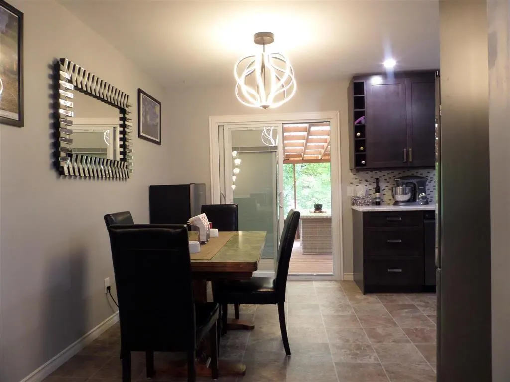 8 FERLAND Bay