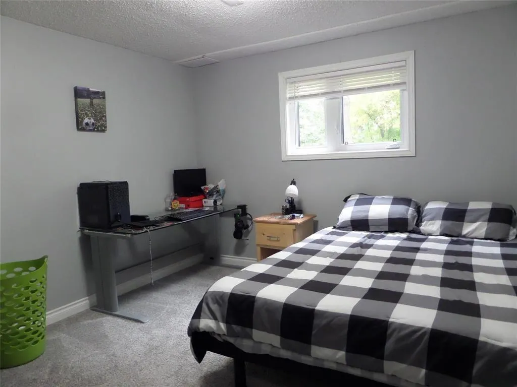 8 FERLAND Bay